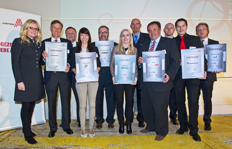Gruppenfoto Übergabe des Zertifikats der Leitbetriebe Austria